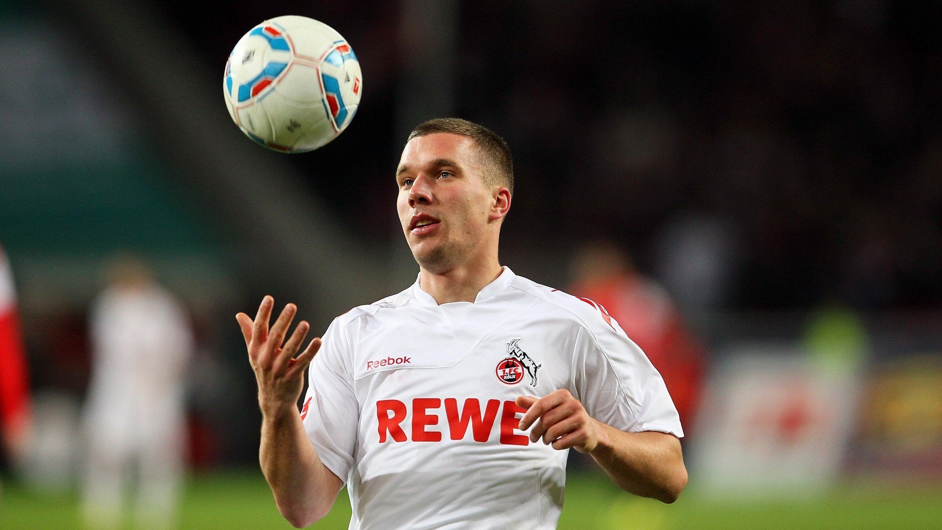 联赛中期总结多支黑马球队异军突起，足球队黑马